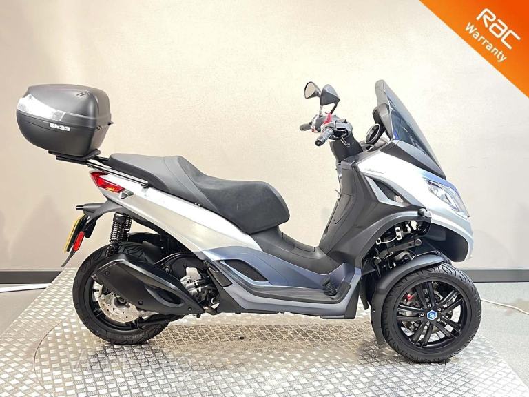 PIAGGIO MP3 300 HPE - 2022 - 1544 miles