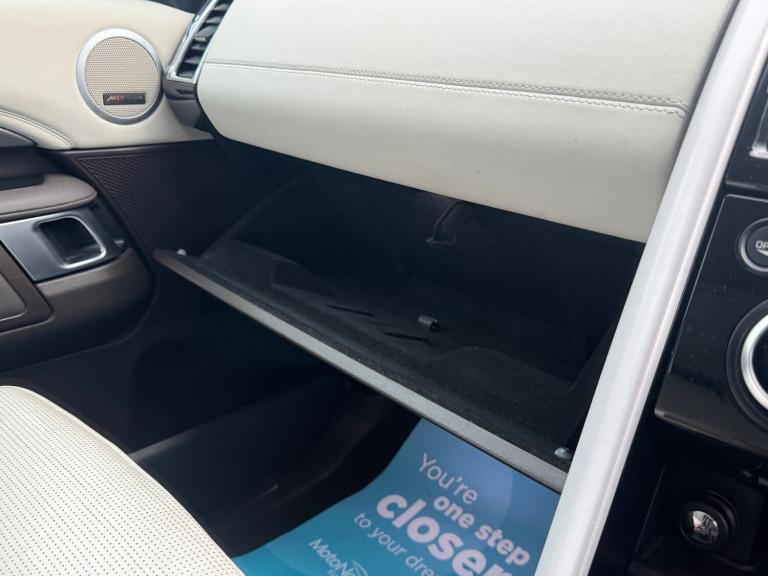 2017 Land Rover Discovery 3.0 TDV6 HSE Automatic 4WD Euro 6 5dr SUV Diesel Automatic