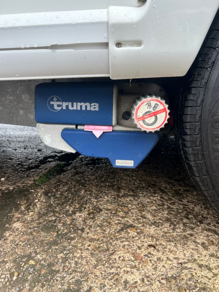 Caravan Auto Motor Mover 