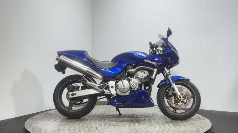 Honda CB 2002 42K 600CC COMMUTER PROJECT BIKE SPARES OR REPAIR