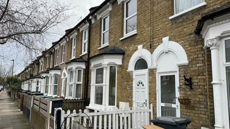 Large double room in a friendly houseshare 