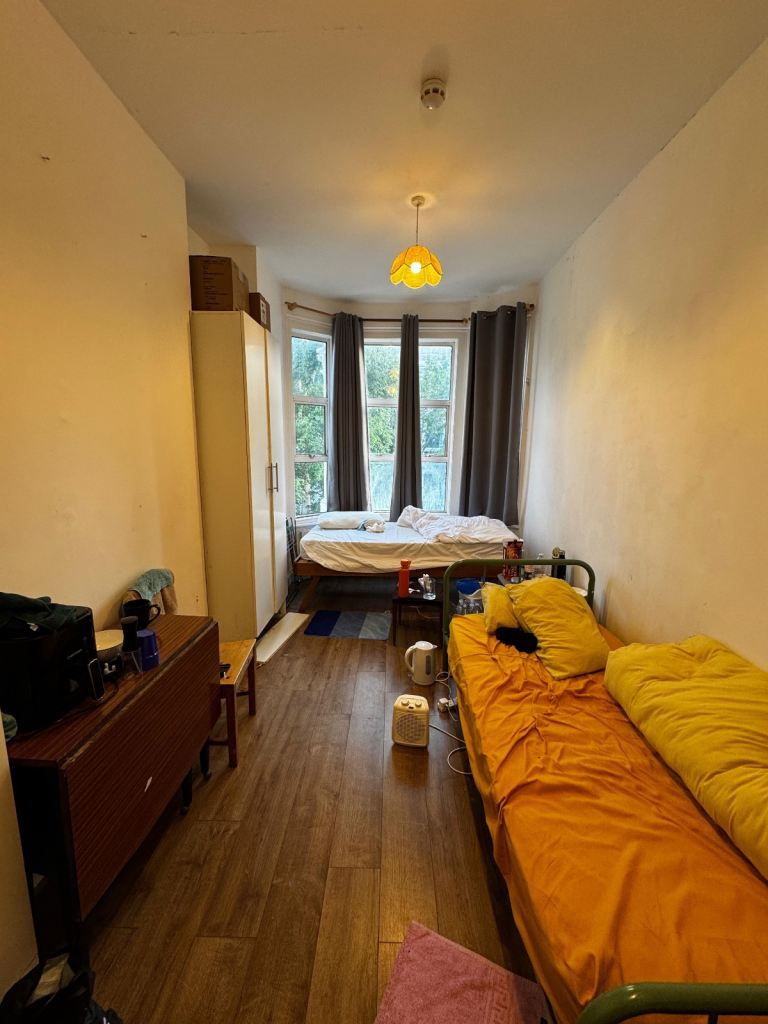 Shared space available in Kilburn zone 2