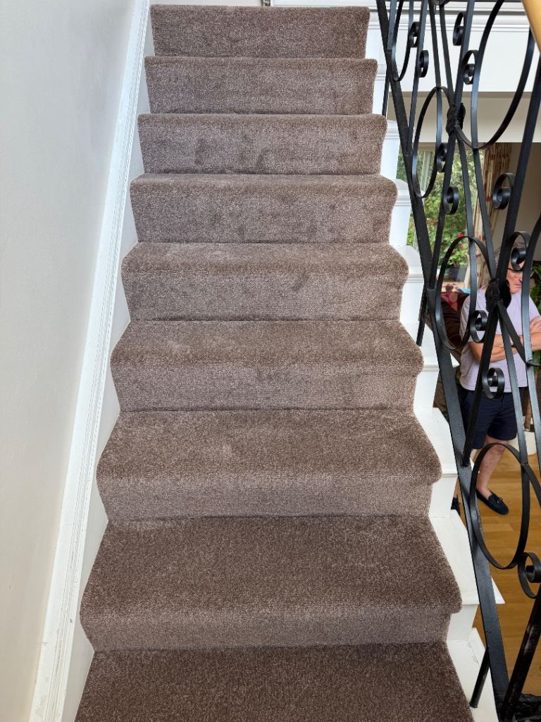 We do All type of flooring carpeting,laminate flooring etc.carpet installer/ technician.