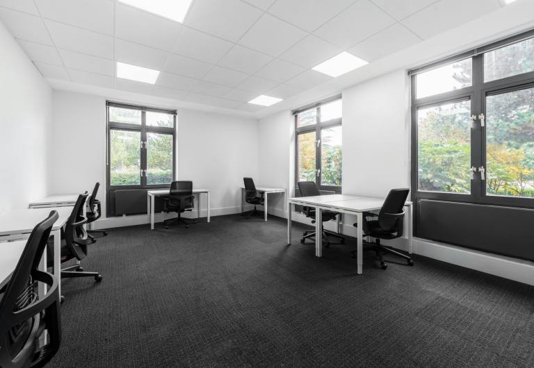 West Malling - ME19 4AE \ Office Space for Teams with 5 Workstations