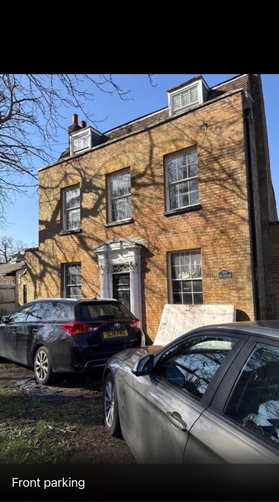 1/2 bed room flat in a house 