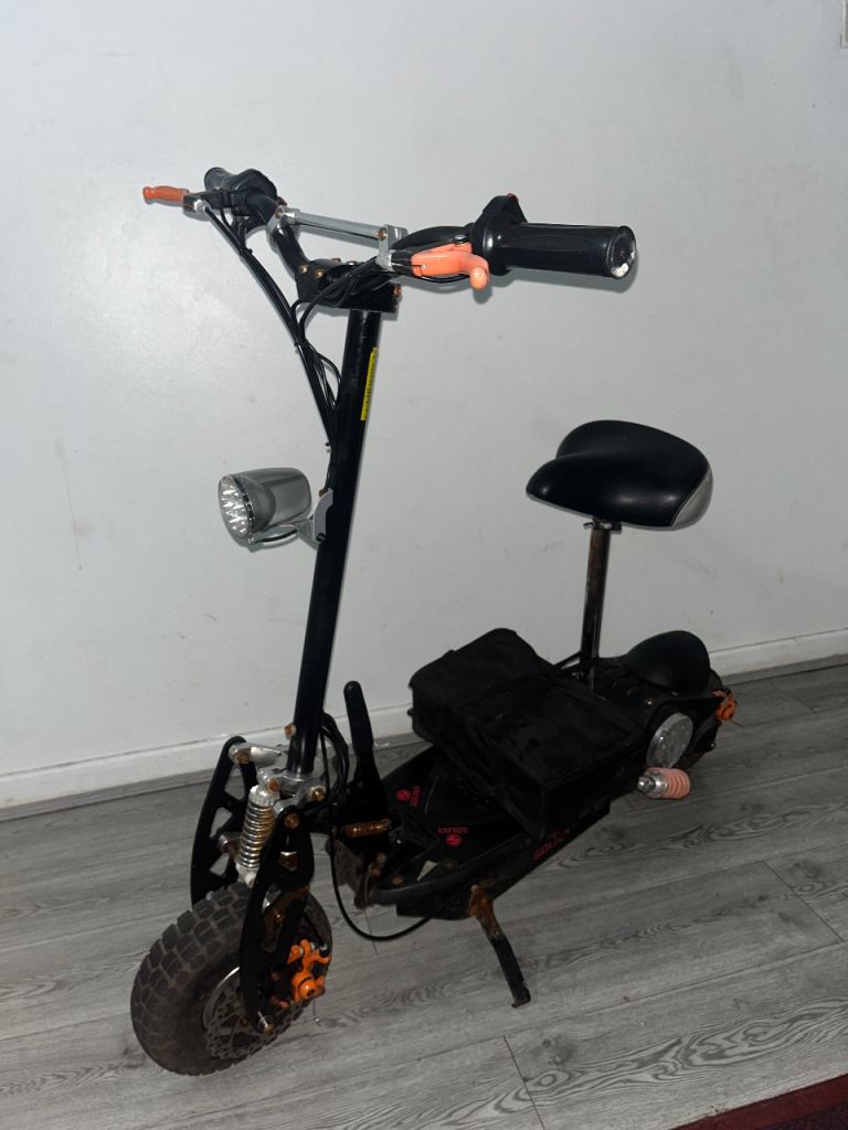 Solar 1000W Electric Scooter – Good Condition, Speedy Ride