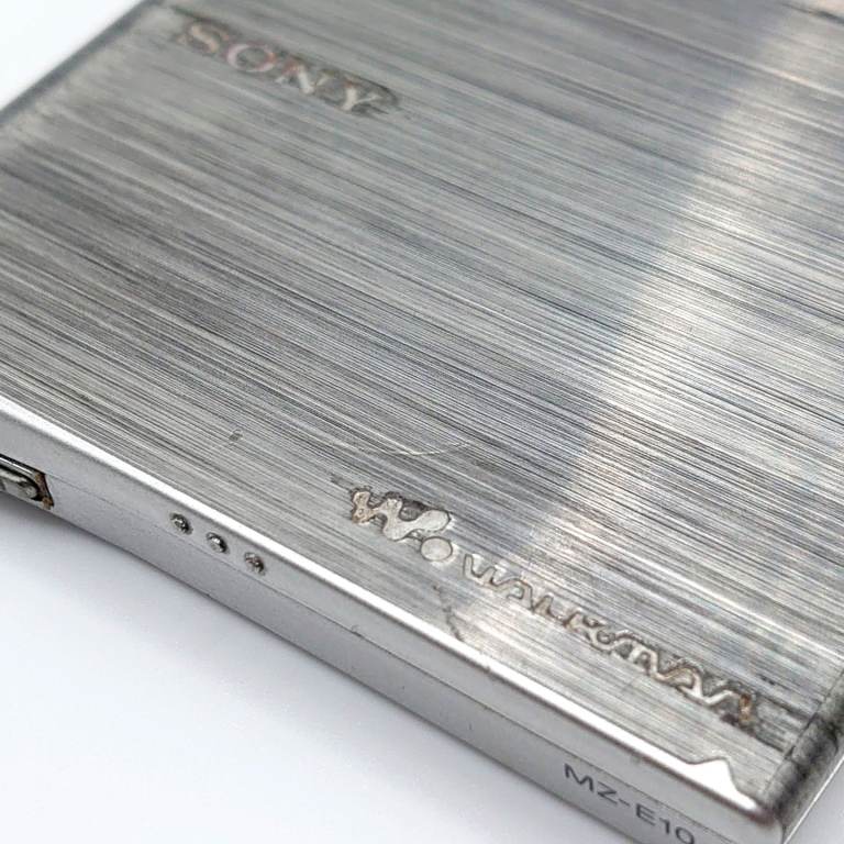Sony MZ-E10 MiniDisc Player Silver Edition  working fine ultra rare 10th 