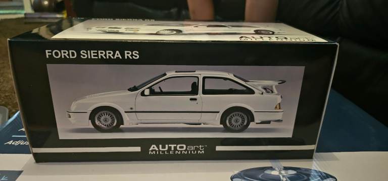 AUTOART 1:18 FORD SIERRA RS COSWORTH WHITE nothing missing - collection only 