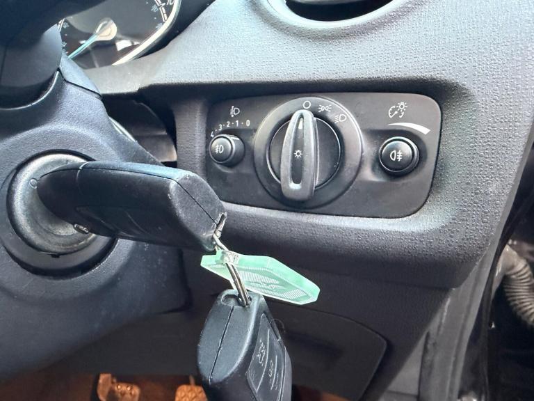 2014 Ford Fiesta 1.25 82 Zetec 5dr HATCHBACK PETROL Manual