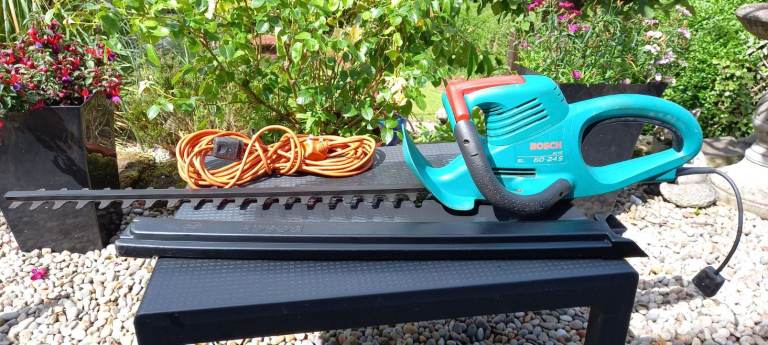 Bosch Electric Hedge Trimmer – Good Condition
