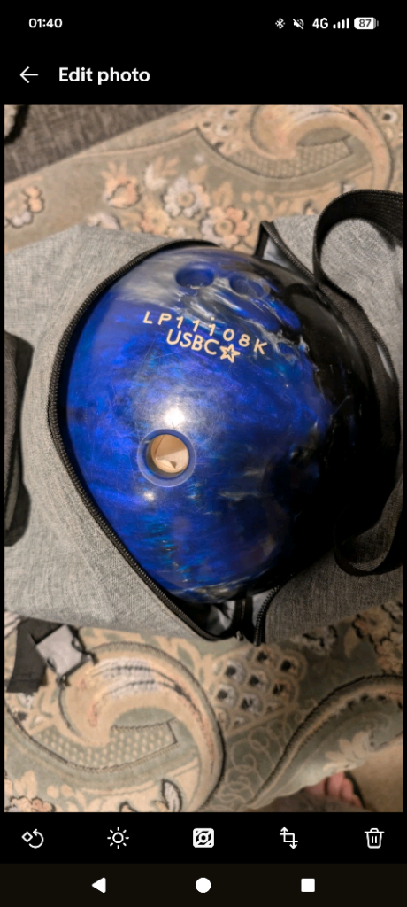 Blue and pink Columbia 300 bowling balls + bags + wipes