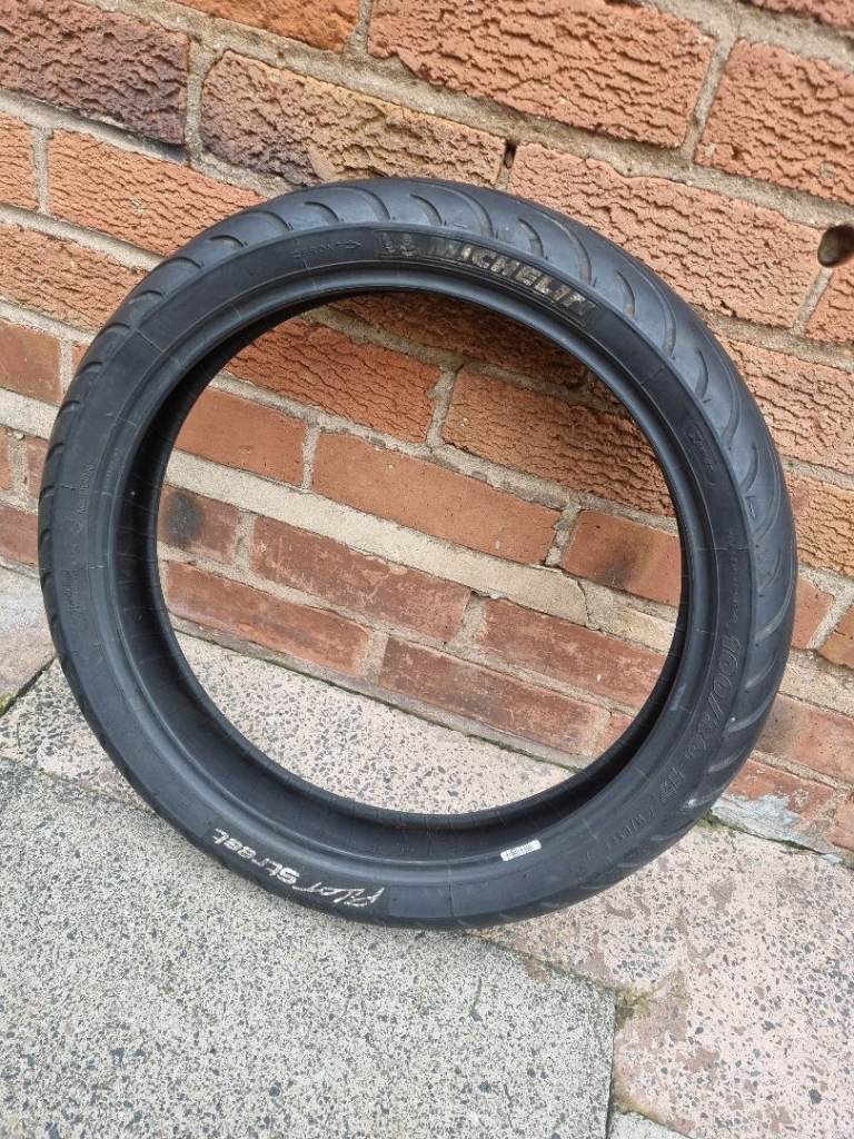 Motorbike Motorcycle Tyre 17" Michelin Pilot Street 100-80-17 used