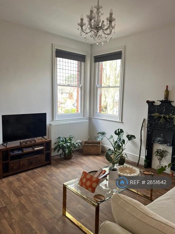 1 bedroom flat in Elberton House, Sherwood, Nottingham, NG5 (1 bed) (#2851642)