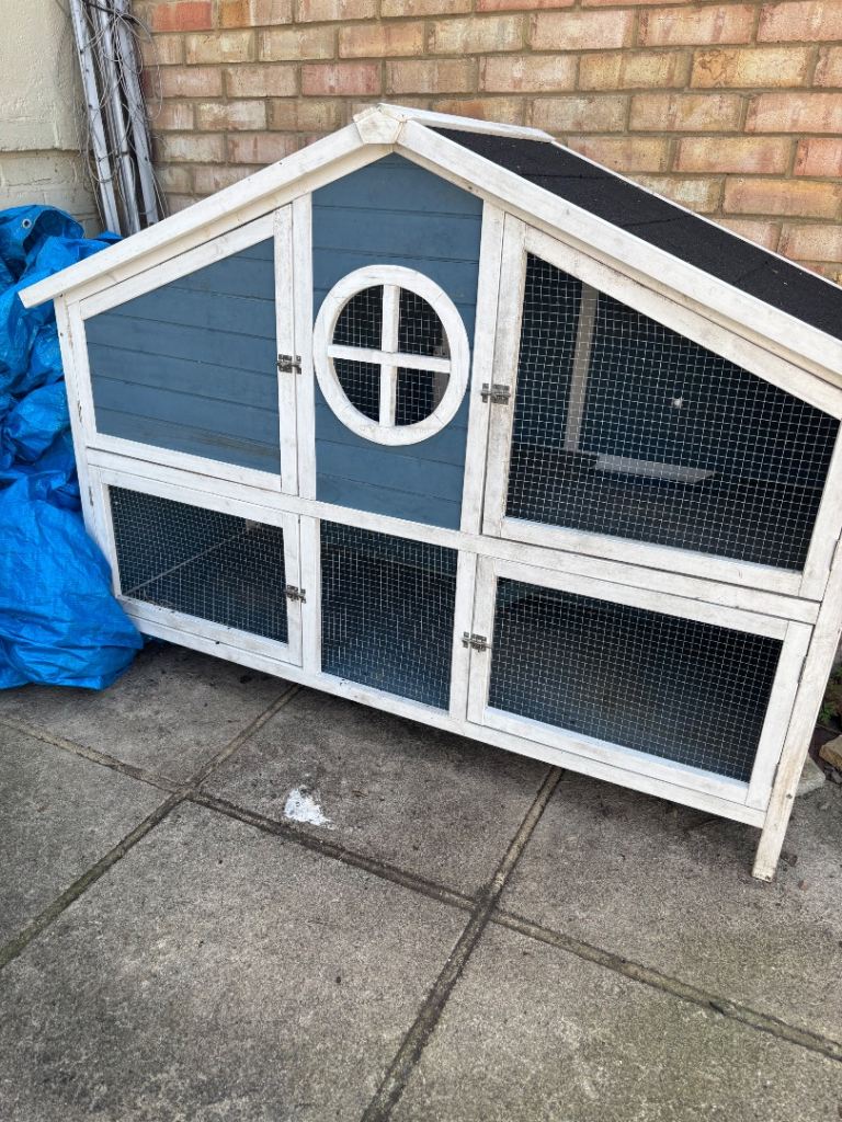Guinea pig/Rabbit hutch