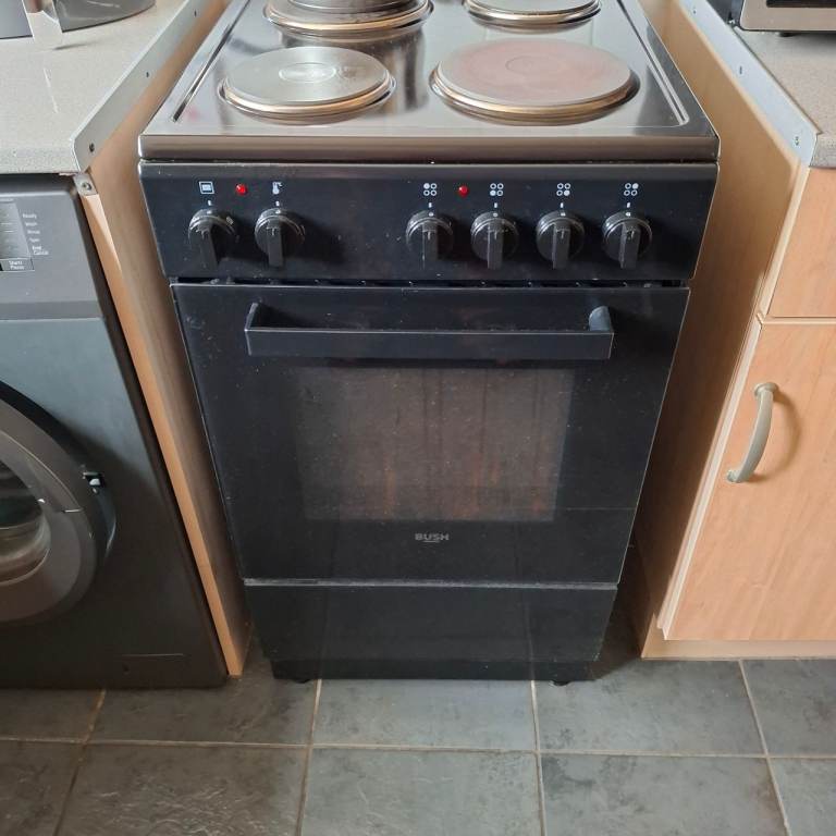 Bush Freestanding Electric Cooker – Black, Good Condition
