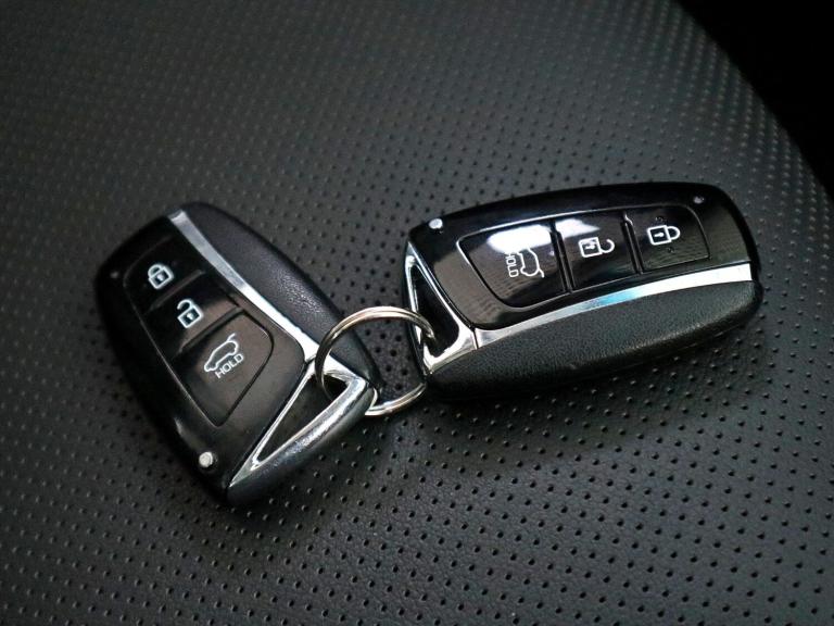 2017 Hyundai Santa Fe 2.2 Endurance Edition Blue Drive CRDi 4wd 5DR 4x4 Diesel 4x4 Diesel Automatic