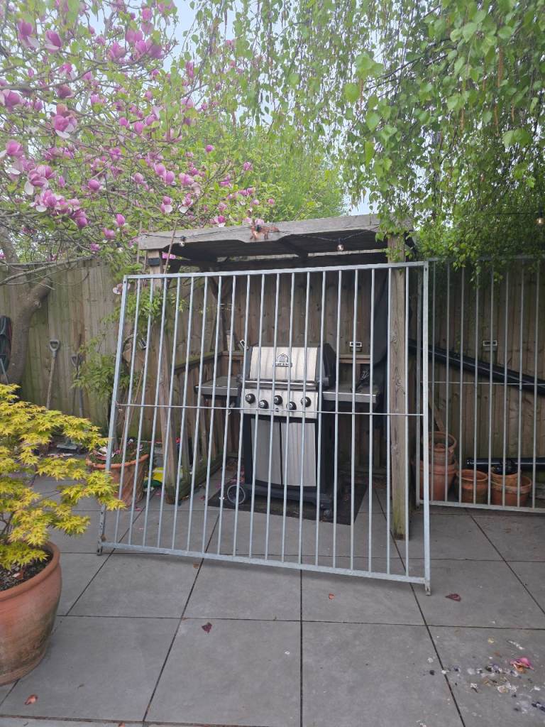 Dog run panels galvanised 
