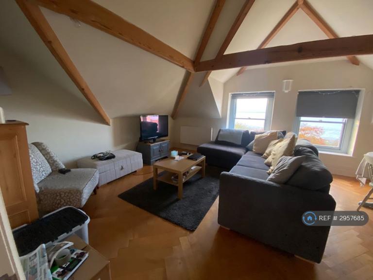 2 bedroom flat in Woodhill Road, Portishead, Bristol, BS20 (2 bed) (#2957685)