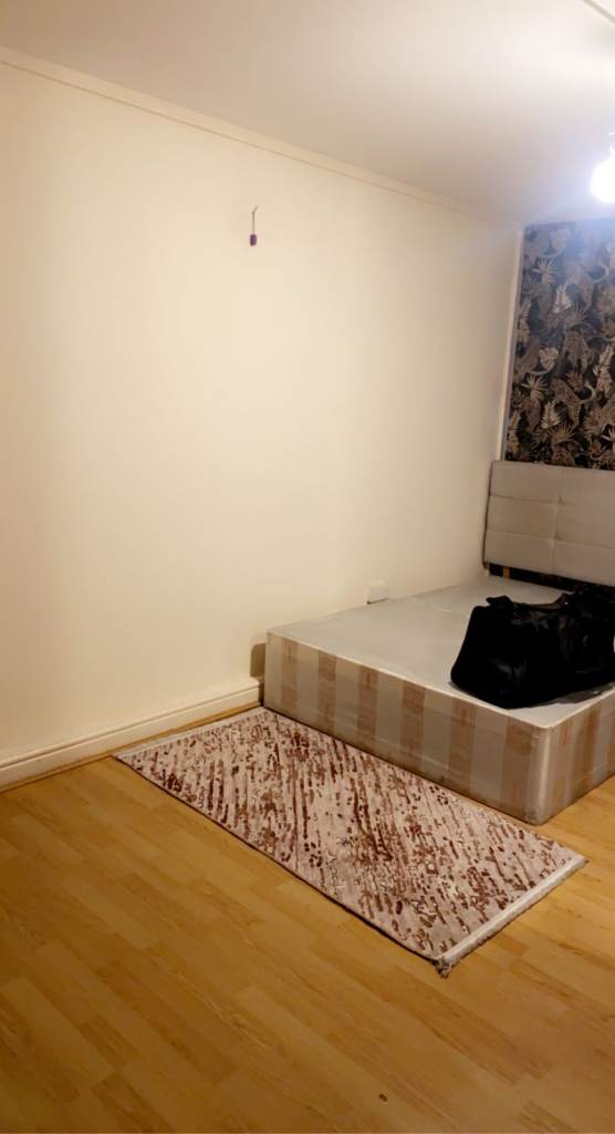 (AVAILABLE NOW) ..DECENT DOUBLE Room in REDBRIDGE, IG1 3SS for £720pcm BILLS INCLUDED !!!