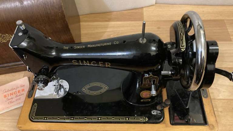 Singer Class 99 K manual sewing machine from 1960