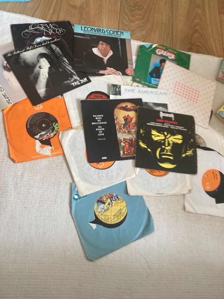 Singles vinyl sbout 20