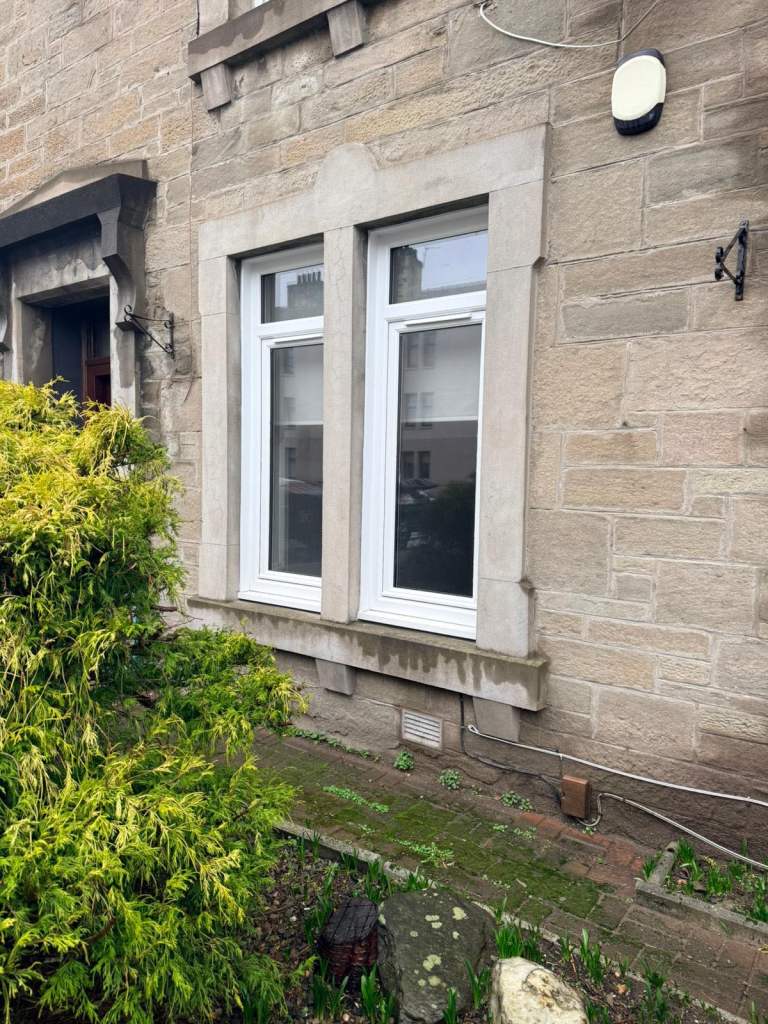 2 bed ground floor flat for rent. Great location. 