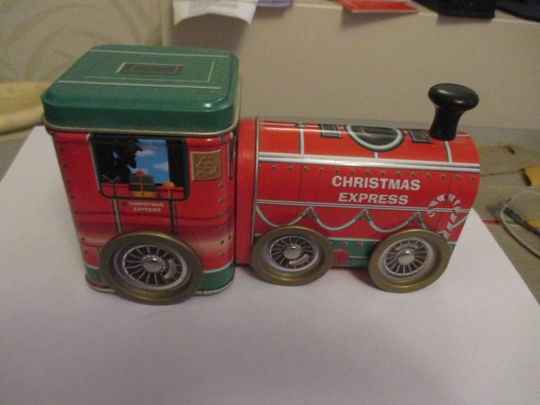NOVELTY CHRISTMAS EXPRESS BENTLEYS FRUIT JELLIES TIN