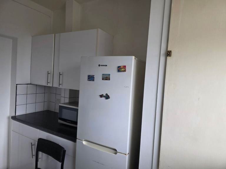 1 bedroom flats.  1 minutes away from clapton Direct with landlord