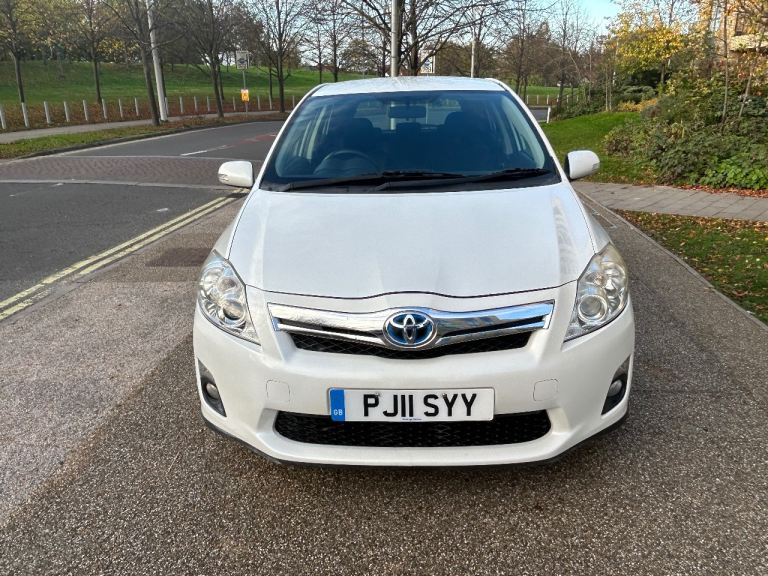 2011 Toyota, AURIS 1.8 hybrid, drives perfect, excellent condition,long mot 