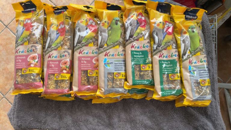 LARGE BIRD CAGE AND COCKATIEL FOOD FOR SALE - WILL SEPERATE