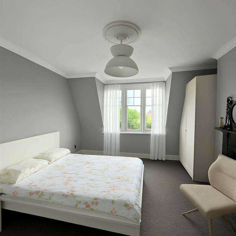 Spacious and Cosy Double Rooms for Rent in - SW18 1RT