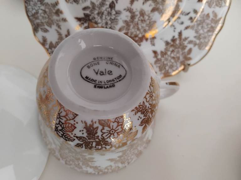 Vale Bone China Teacup & Saucer Set - Gold Floral Pattern RV A59