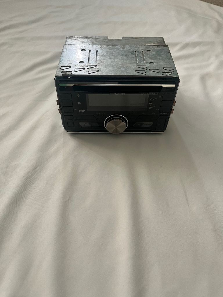 Kenwood DAB+ Car Stereo Head Unit – Good Condition