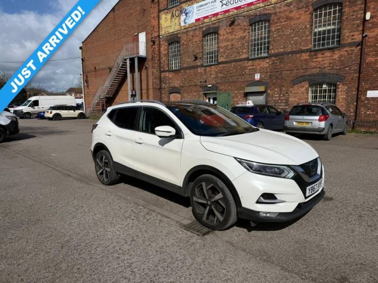 2017 Nissan Qashqai 1.2 DiG-T Tekna 5dr HATCHBACK PETROL Manual