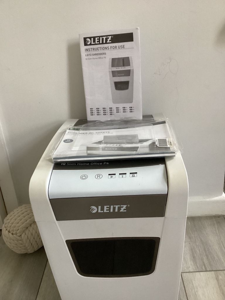 LEITZ paper spread top quality 