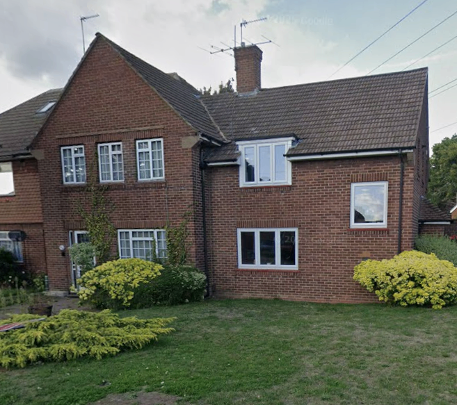 34 Charles Road, Staines - TW18 1JX Available now!