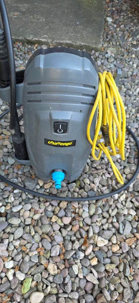 Pressure washer 