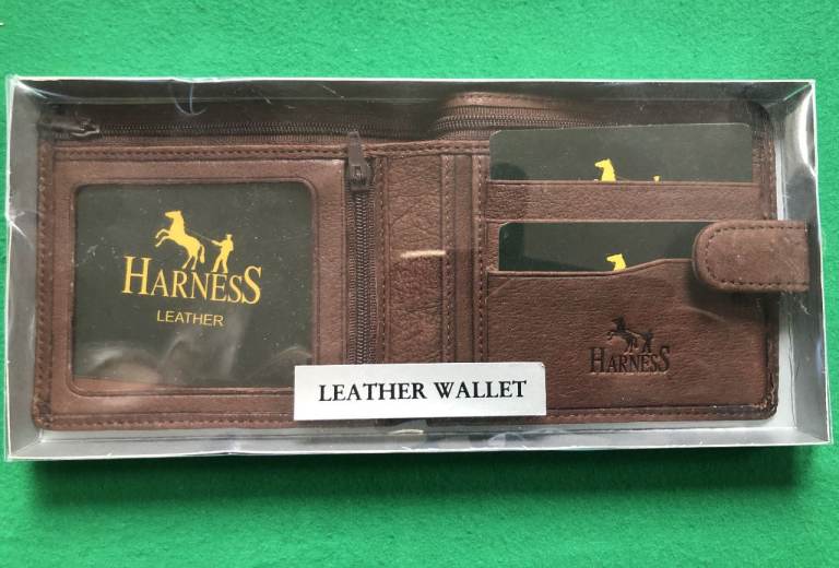 Brand new, unused LEATHER WALLET by Harness, UK, from smoke-free home
