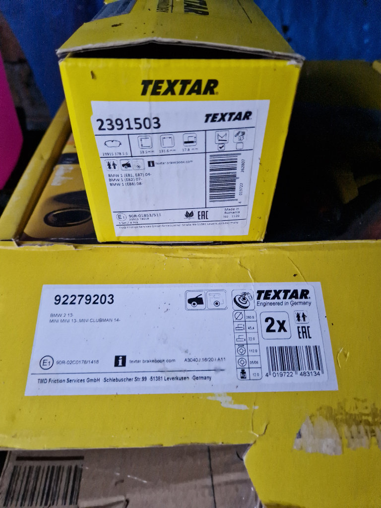OE Textar Front Brake Discs Coated Vented 280mm Pair & Front Brake Pads