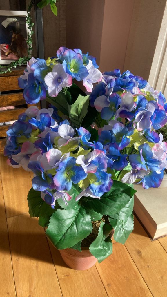 New Artificial Hydrangea Plant – Blue/Purple, Good Condition