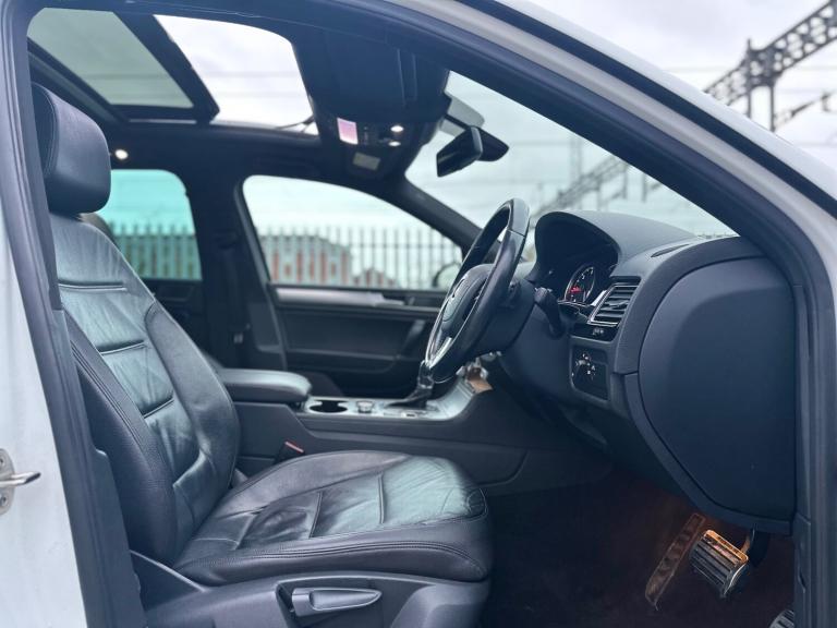 2015 Volkswagen Touareg 3.0 V6 TDI BlueMotion Tech 262 R-Line 5dr Tip Auto Euro 6 ESTATE Diesel A...