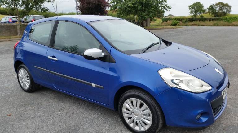 *!*BARGAIN*!* 2010 Renault Clio 1.2 I-Music **FULL YEARS MOT** BLUE **79000 MILES** **2 KEYS**
