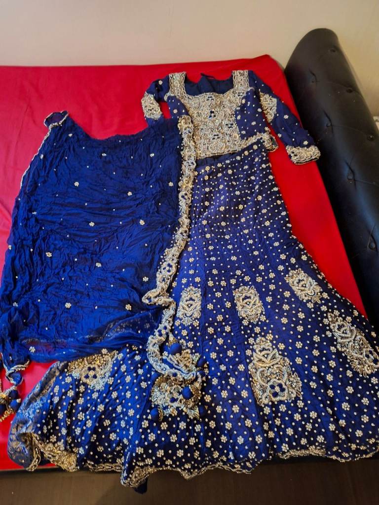Pakistani wedding bridal dress lehenga to buy or hire 