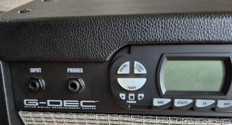 Fender GDEC Multi Effects Modelling Amp Plus 70+ Built In Backing ...