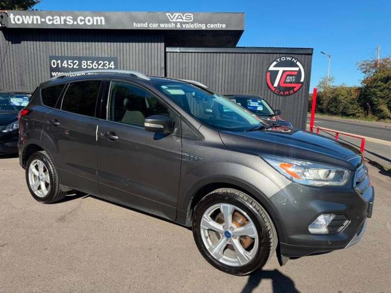 Ford Kuga TITANIUM - 1 FORMER OWNER, FULL HISTORY, 6 SPEED, PARKING SENSORS