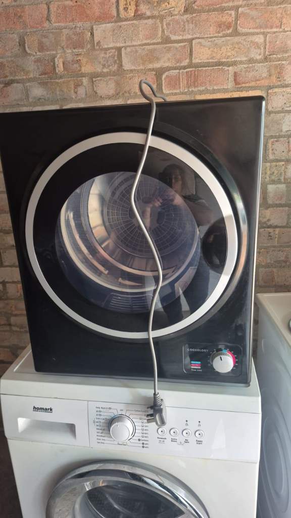 Cookology 2.5kg Freestanding Mini Tumble Dryer – Black, Good Condition