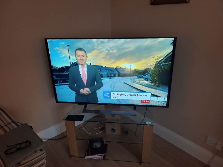 Spares/repair 49"/50" Sony TV slightly faulty  repairable only £55 