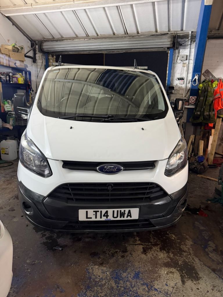 Ford, TRANSIT CUSTOM,  CREW CAB 6 SEATER LONG MOT 