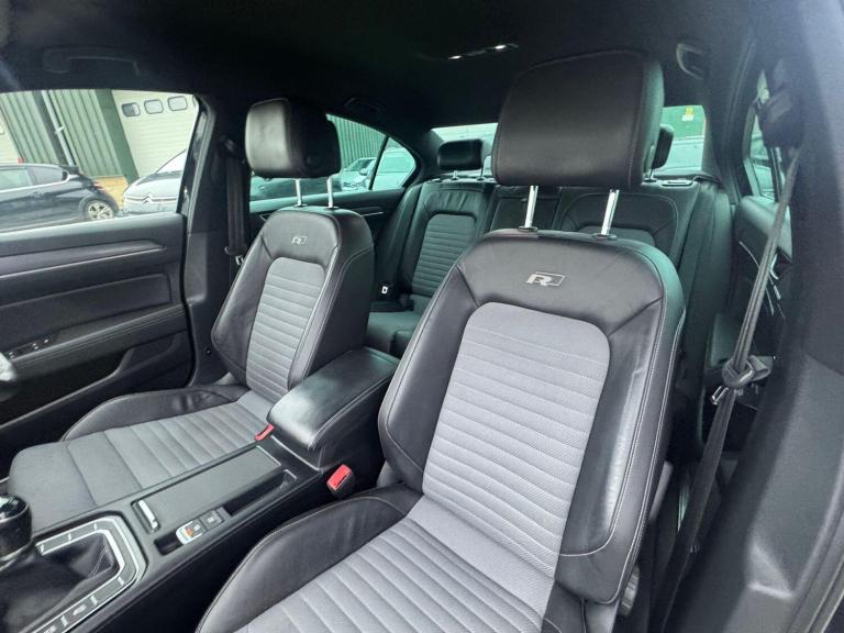 2015 Volkswagen Passat 2.0 TDI SCR 190 R-Line 4dr SALOON DIESEL Manual