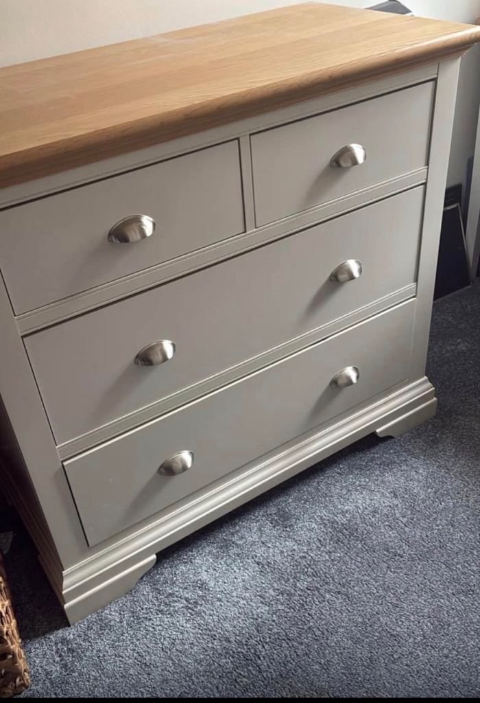 Chest of drawers, dressing table with stool and 2 bedside tables 